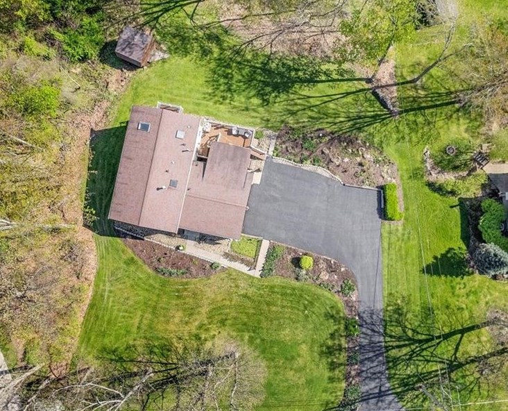 223 Horseshoe Dr, Seven Fields, PA 16046-2417