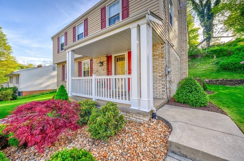 931 Cork Dr, Bethel Park, PA 15102-1309