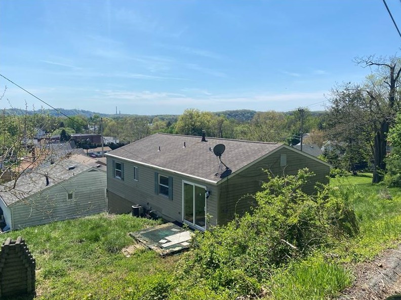 8 Margaret St, New Kensington, PA 15068