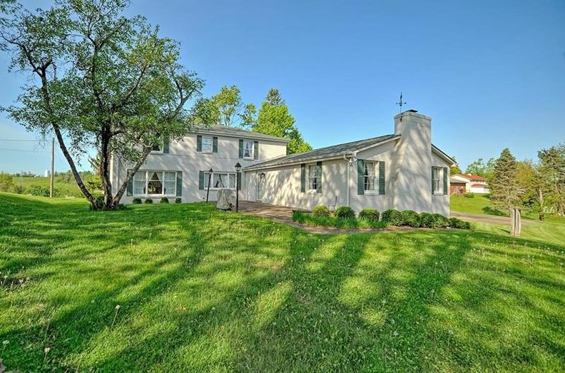 40 Samuel Dr, Washington, PA 15301-3206