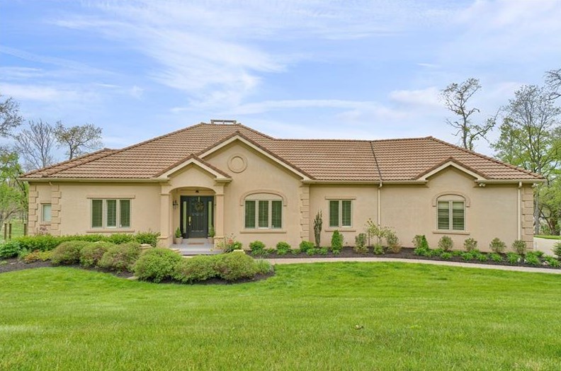 32 Gina Dr, Washington, PA 15301-9533