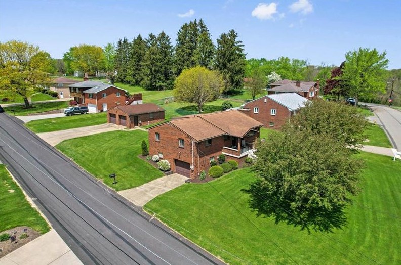 89 Hart St, Houston, PA 15342-1171