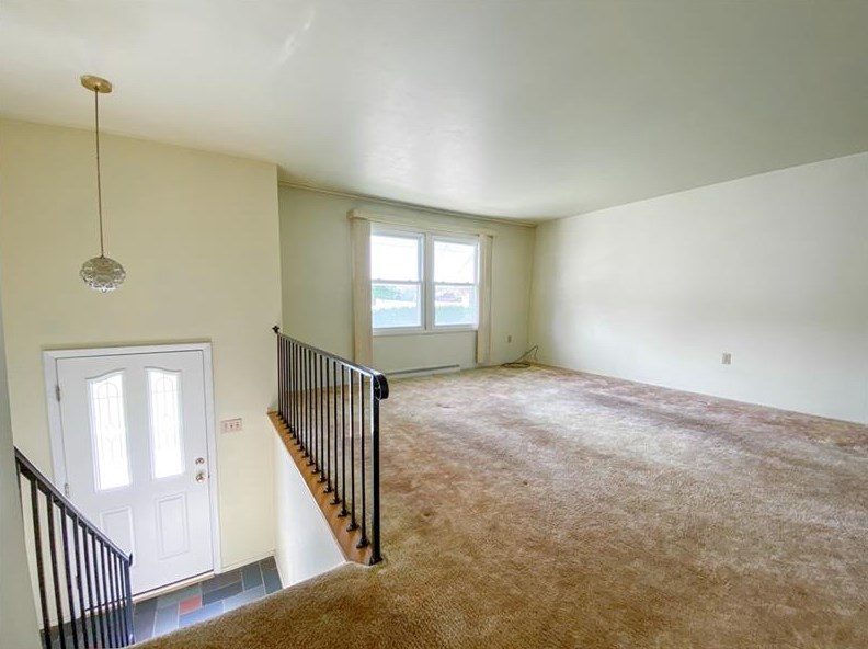 142 Warrencliff Dr, Monaca, PA 15061-2662