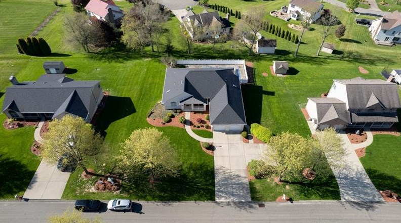 136 Alana Dr, Saxonburg, PA 16056-8630