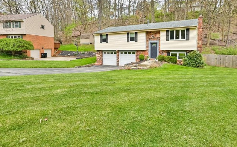 1758 Guyton Rd, Allison Park, PA 15101-3238