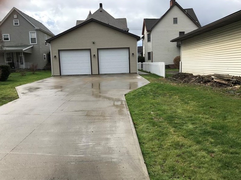 308 Spg Ave, Ellwood City PA  16117-2335 exterior