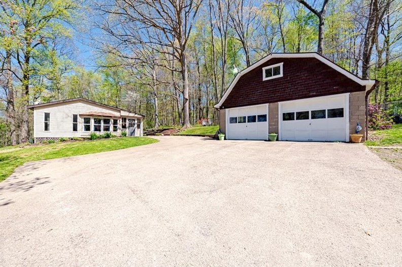 177 Morgan Ln, Export, PA 15632-2029