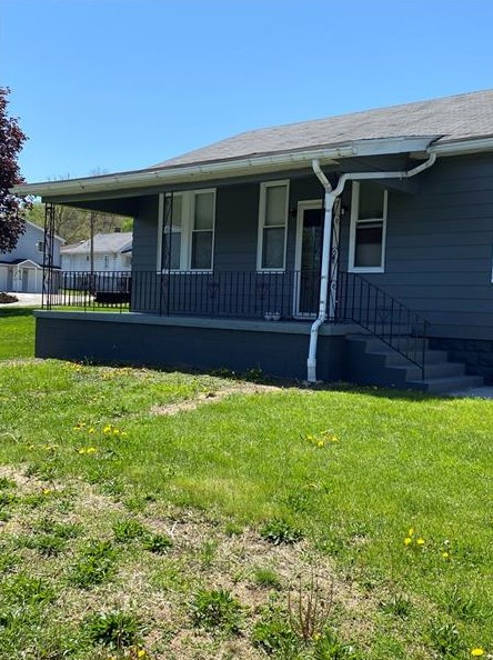 2705 12th Ave, Beaver Falls, PA 15010