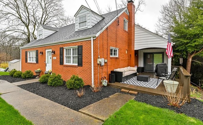1421 Lakeside Dr, Allison Park, PA 15101-4012