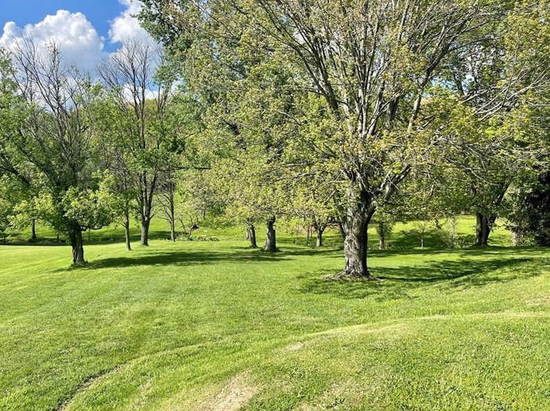 1135 Mount Hope Rd, Ellwood City, PA 16117-6929