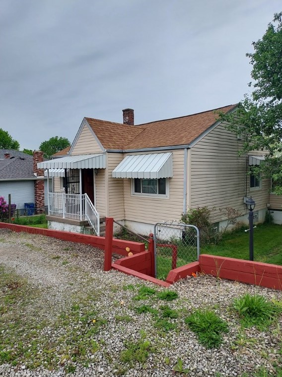 750 Zandona St, New Kensington, PA 15068-2045