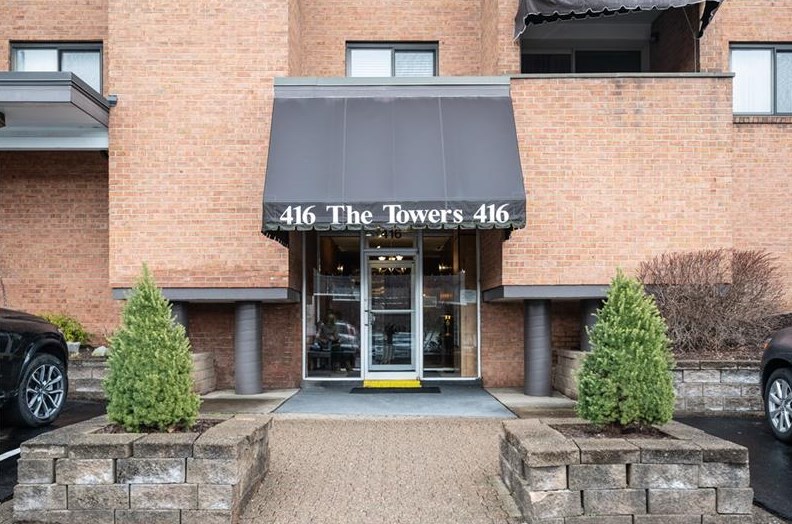 416 Isabella St #204, Oakmont, PA 15139