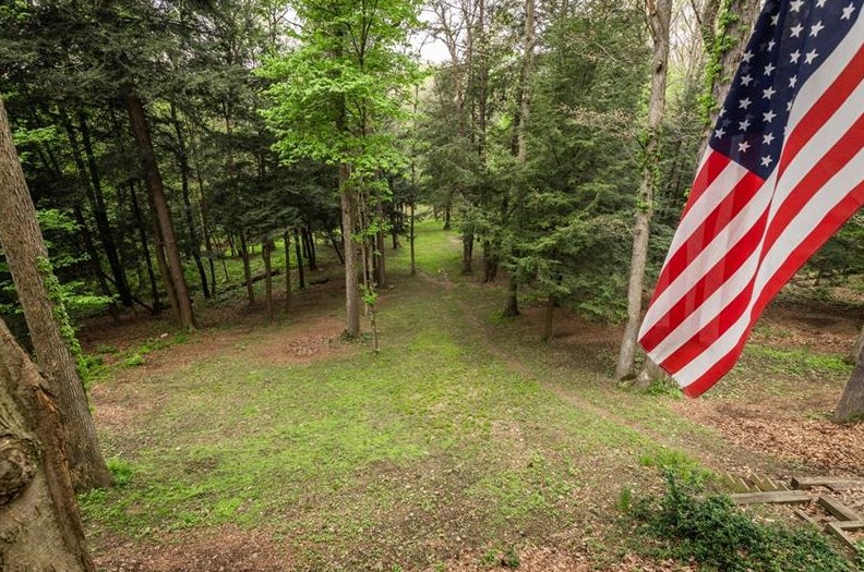 126 Green Forest Dr, Baden, PA 15005-9619