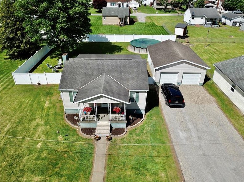 4 Oak St, Clarksville, PA 15322-7310