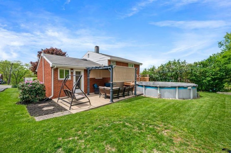 427 College Park Dr, Monroeville, PA 15146-1535