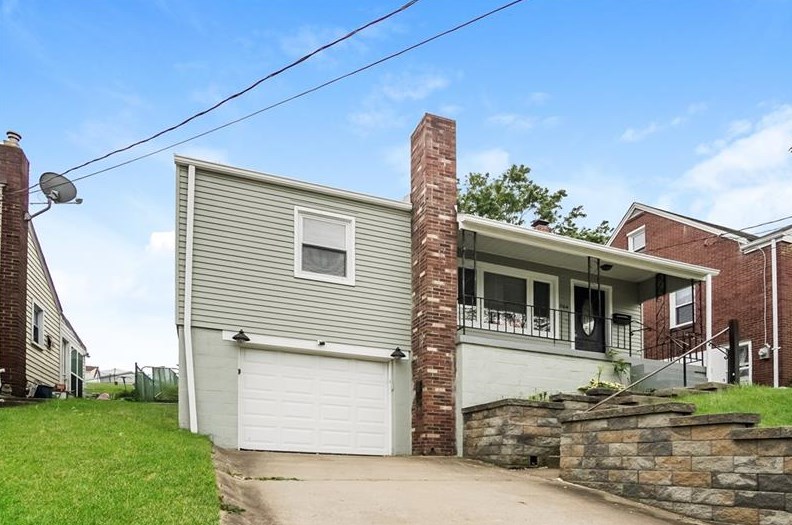 204 E Pitt St, Canonsburg, PA 15317