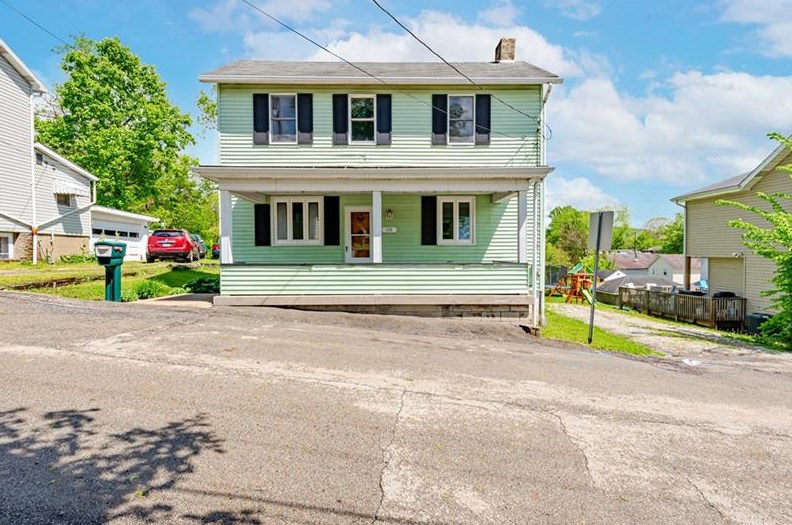 110 Monath, West Newton, PA 15089