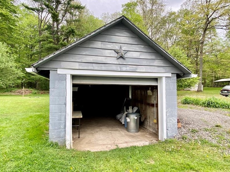 2416 Copper Kettle Hwy, Rockwood, PA 15557