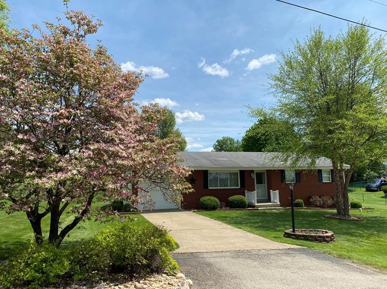 24 Rex Dr, Hopwood, PA 15445