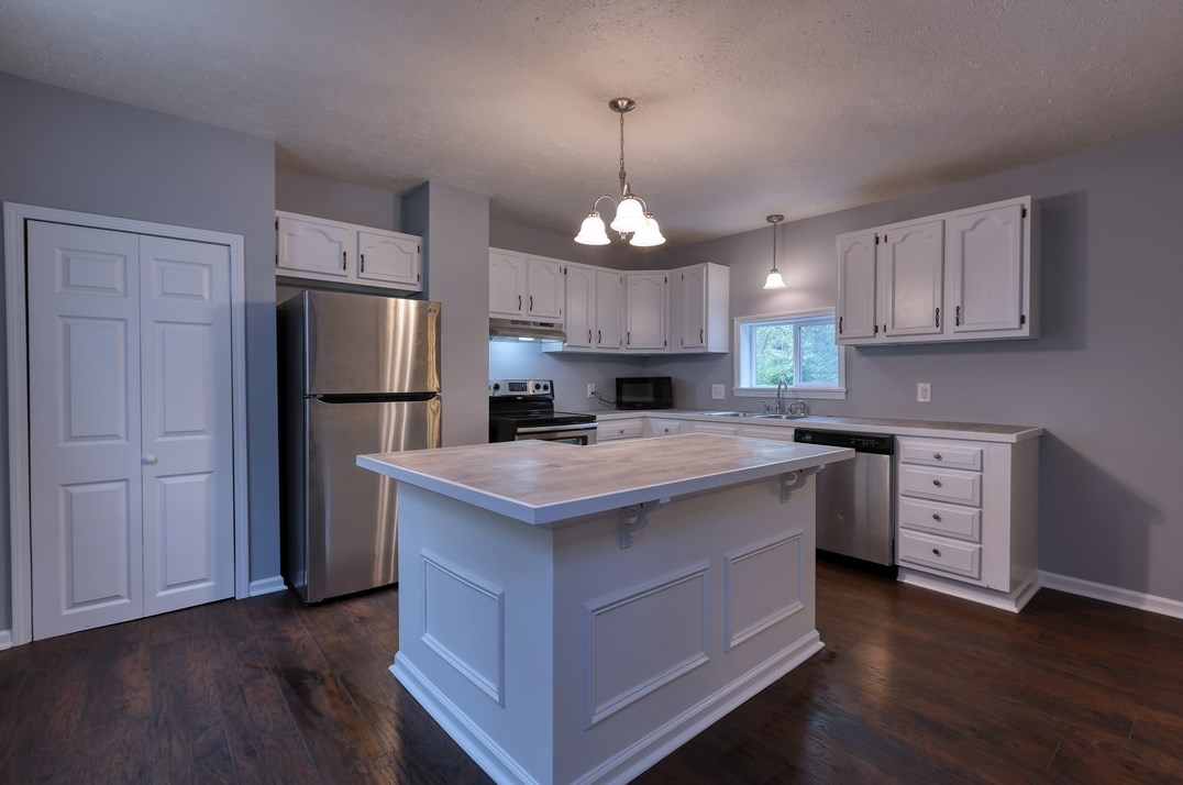654 Bower Hill Rd, Bridgeville, PA 15017