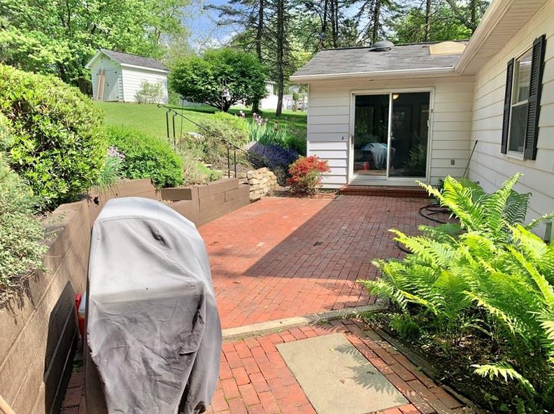 145 Ivy Ln, Venetia, PA 15367-1228