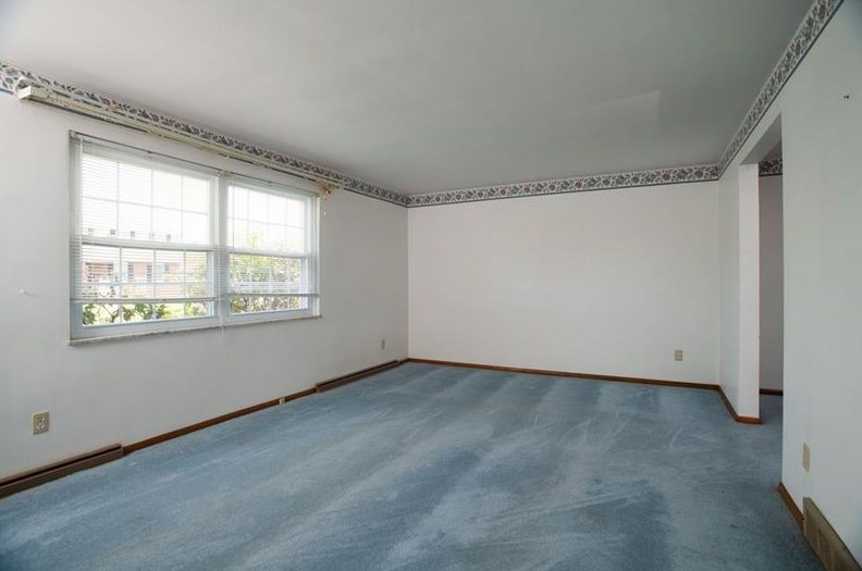 3036 Valjo Dr, New Kensington, PA 15068