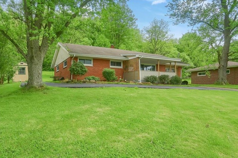 2685 River Rd, Ellwood City, PA 16117-3728