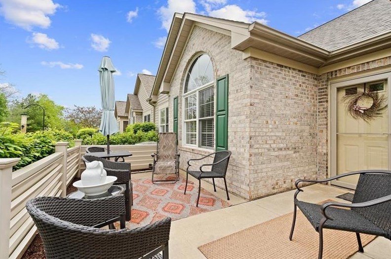 1134 Cobblestone Ln, Valencia, PA 16059-1443