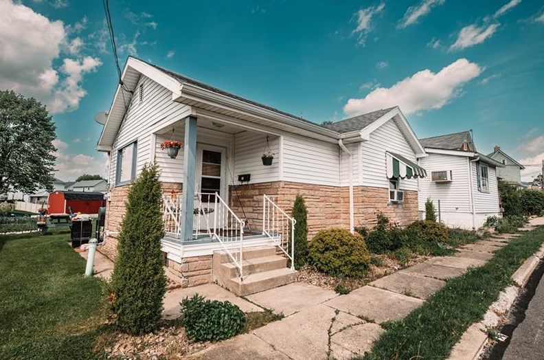 79 W Wiley St, Homer City, PA 15748