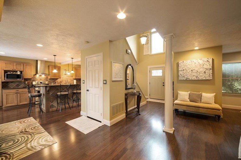 127 Edgemeade Dr, Monroeville, PA 15146-1075