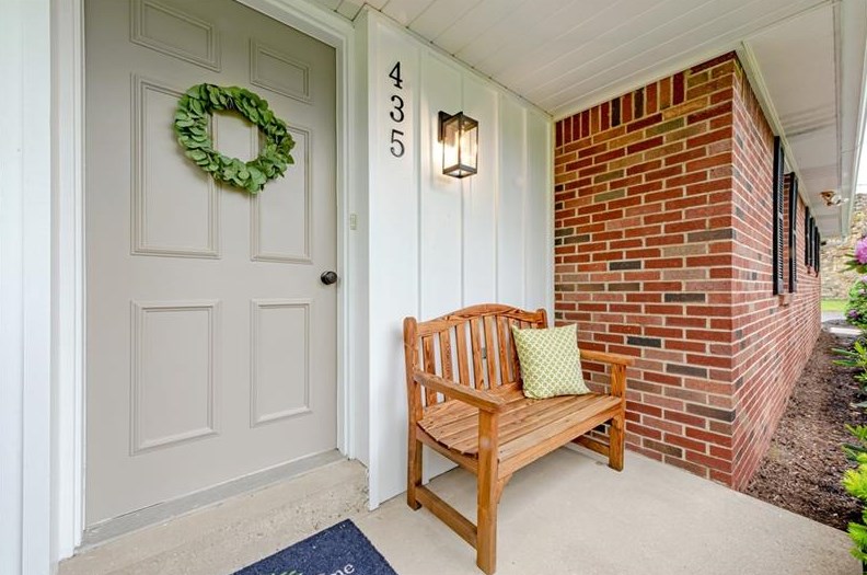 435 Dragon Rouge Dr, Greensburg, PA 15601-5900