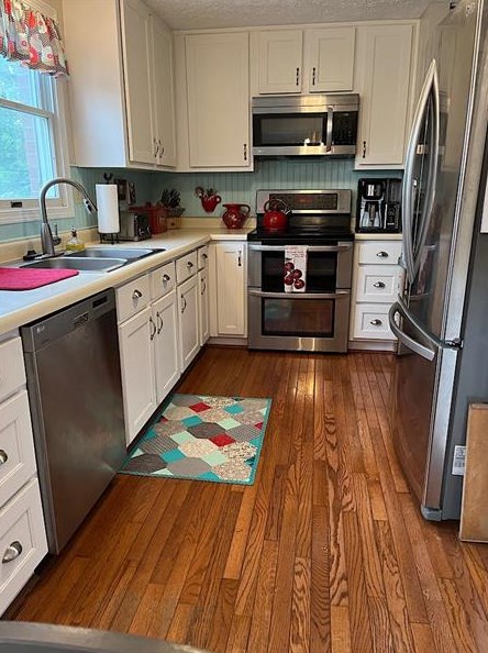 2686 Bethel Crest Dr, Bethel Park, PA 15102-3851