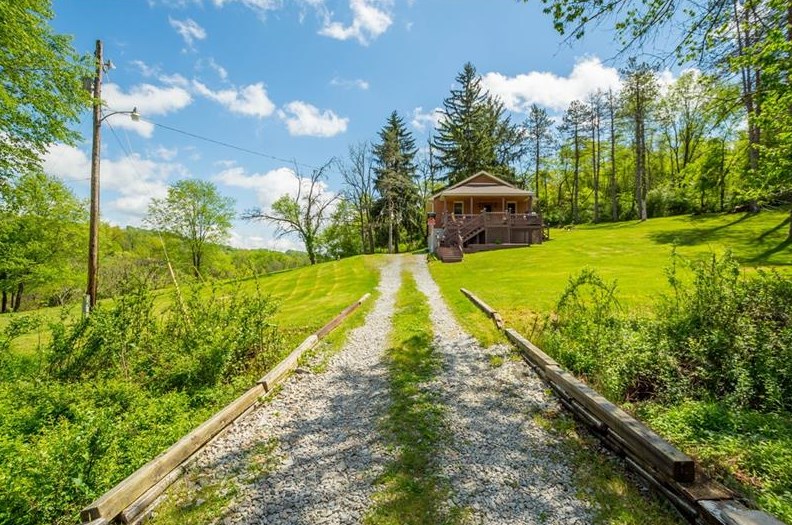 207 Redd Run Rd, Washington, PA 15301