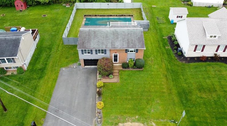 121 Irene Dr, Butler, PA 16001-2763