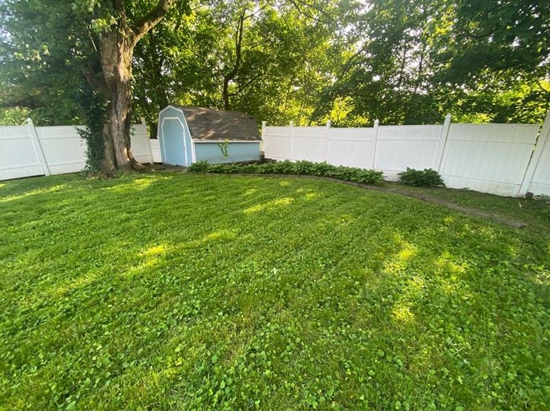 632 Macfarlane Dr, Pittsburgh, PA 15235