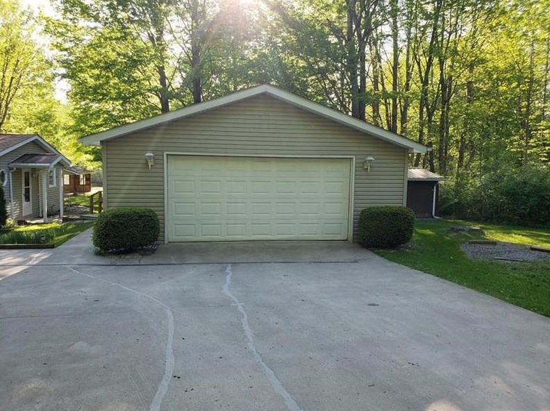 15317 Conaway Dr, Linesville, PA 16424