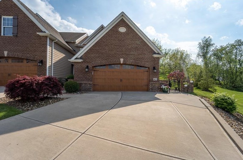 3011 Park View Ct, Harrison City, PA 15636-1275