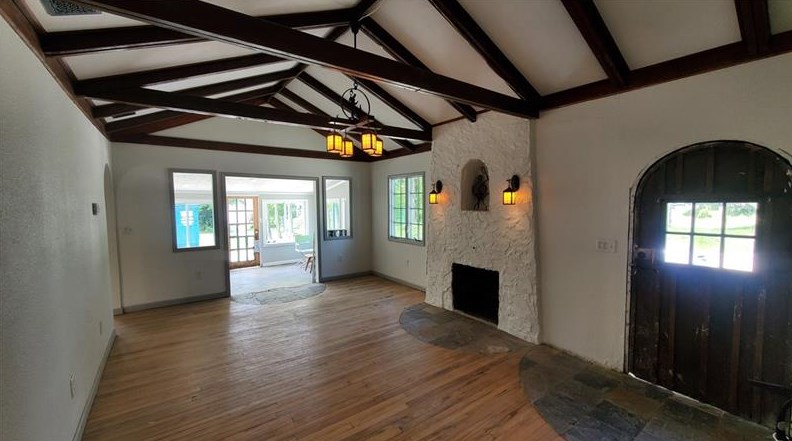 11863 Oakland Beach Rd, Geneva, PA 16316