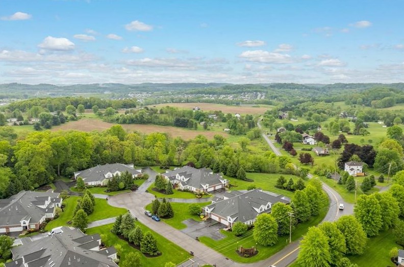 1503 Union Ct, Valencia, PA 16059