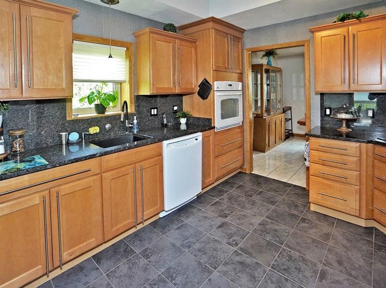 103 Carmella Dr, North Huntingdon, PA 15642-8910