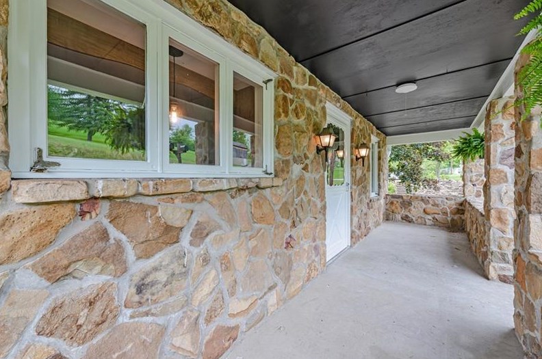 224 East End Rd, Connellsville, PA 15425