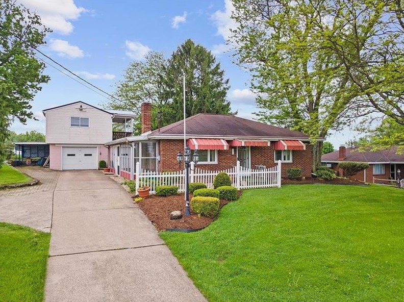 726 Winfield Rd, Cabot, PA 16023-3312