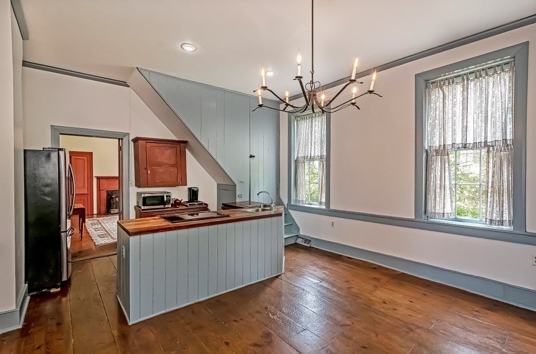 64 Skylark Dr, Washington PA  15301-9320 exterior