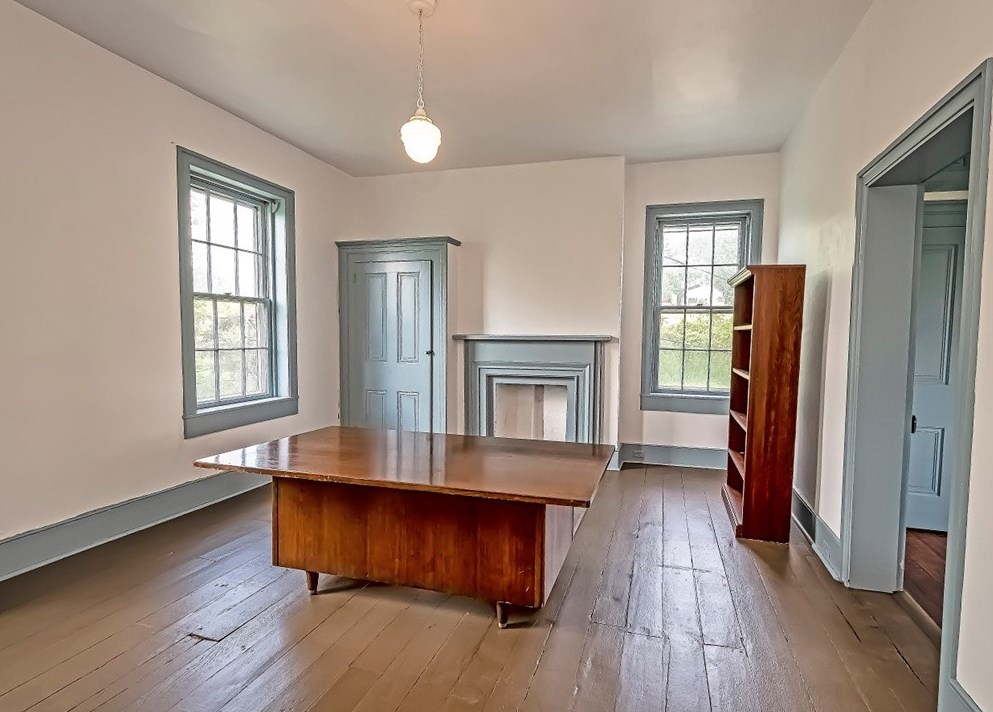 64 Skylark Dr, Washington PA  15301-9320 exterior