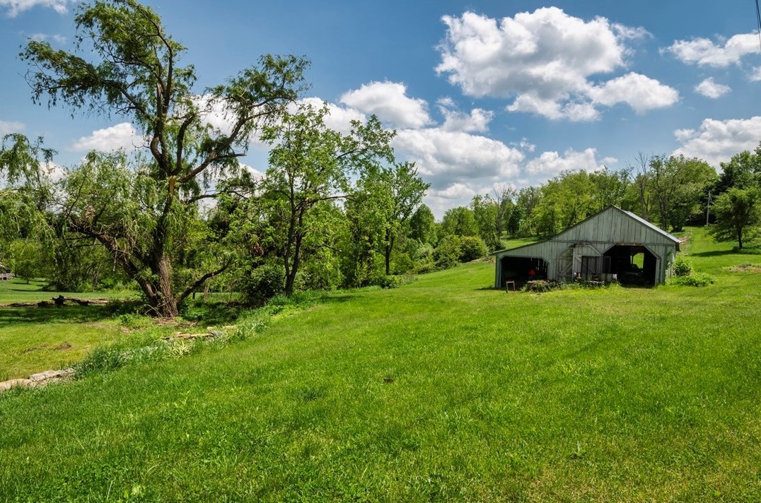 64 Skylark Dr, Washington PA  15301-9320 exterior