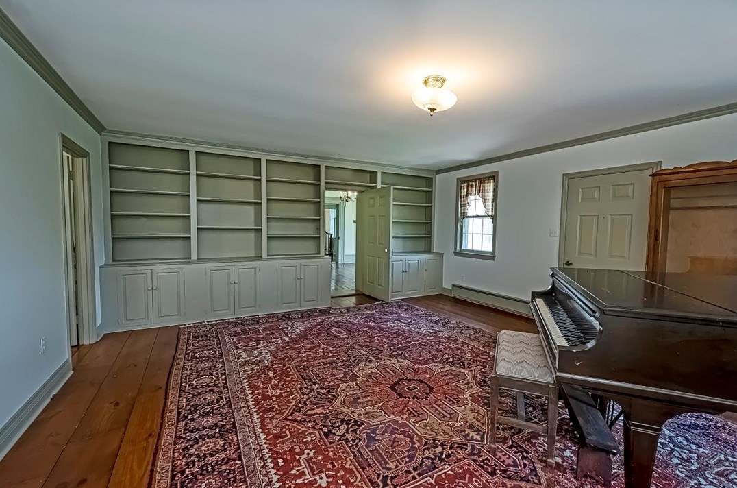 64 Skylark Dr, Washington PA  15301-9320 exterior