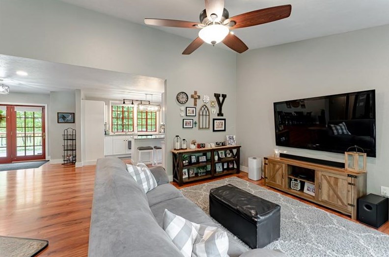 242 Yockey Rd, Kittanning, PA 16201-4152