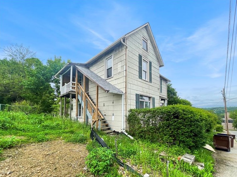 390 North St, Hermitage, PA 16146