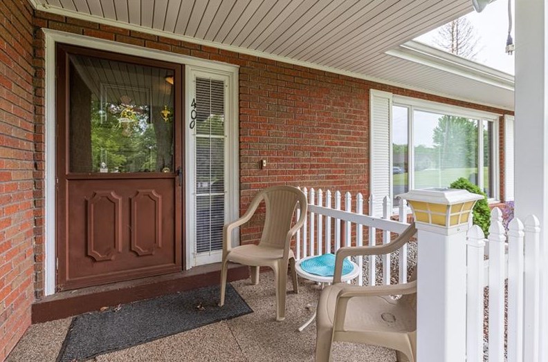 400 Hilltop Ln, Washington, PA 15301-1329