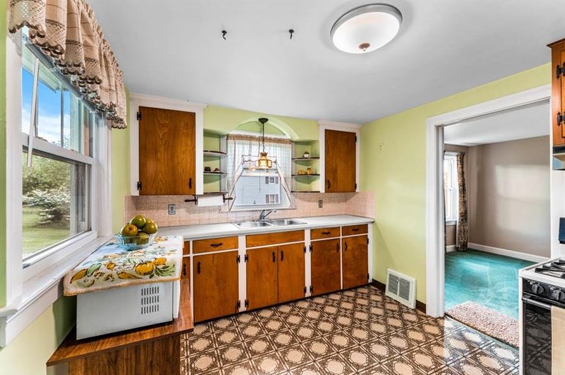 112 S Lee Ave, New Castle, PA 16101